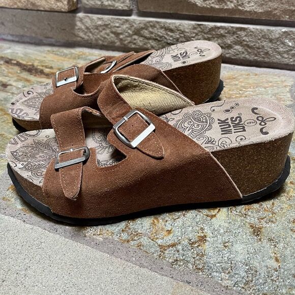 Muk Luks Averi Wedge Buckle Cow Suede Chunky Silver Sandal Size 9 western - Picture 6 of 11
